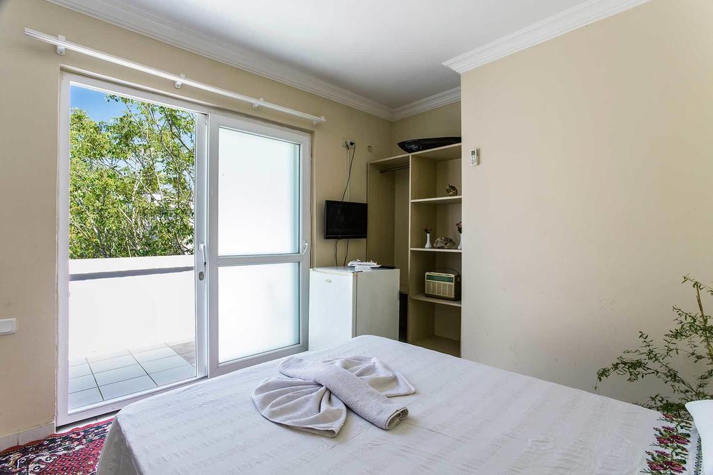 Laguna Otel Pansiyon Esmirna Habitación foto