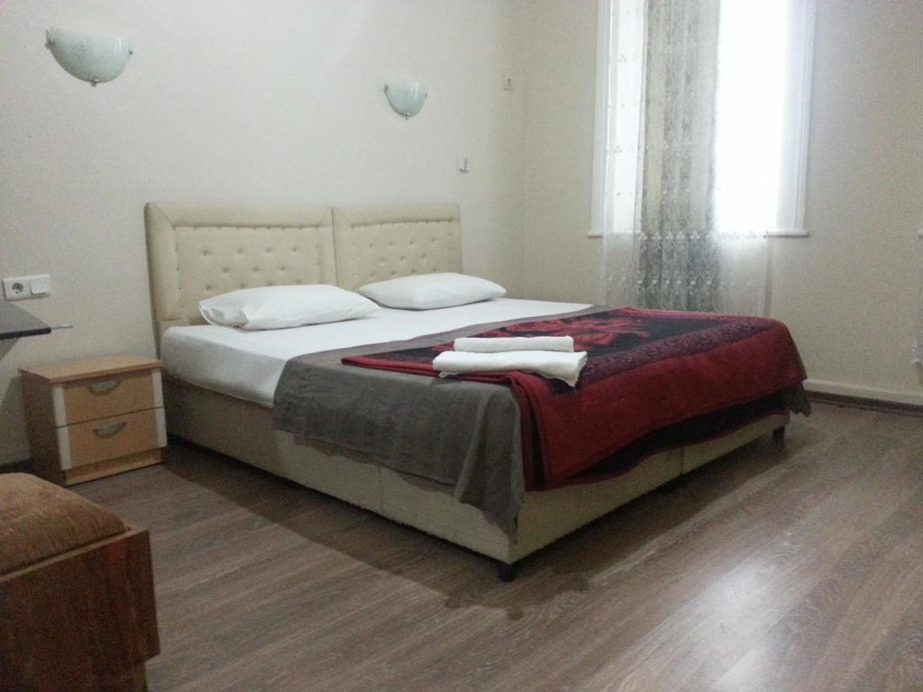 Laguna Otel Pansiyon Esmirna Habitación foto